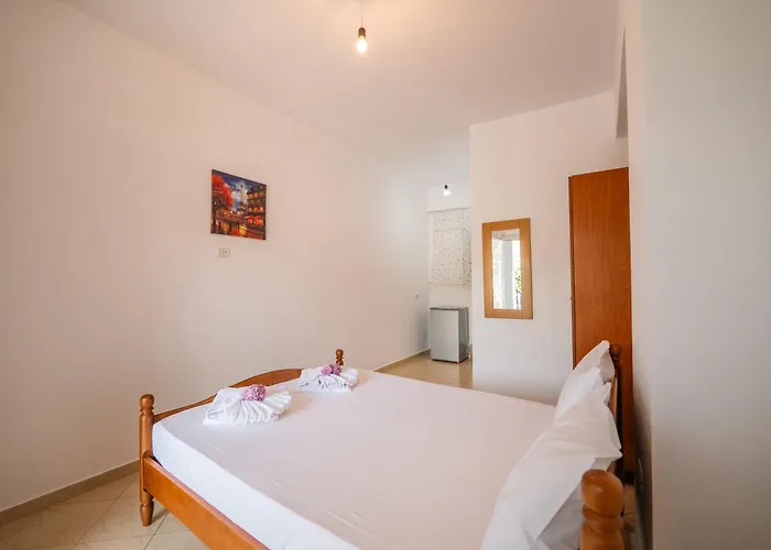 Apartment Athina Himare